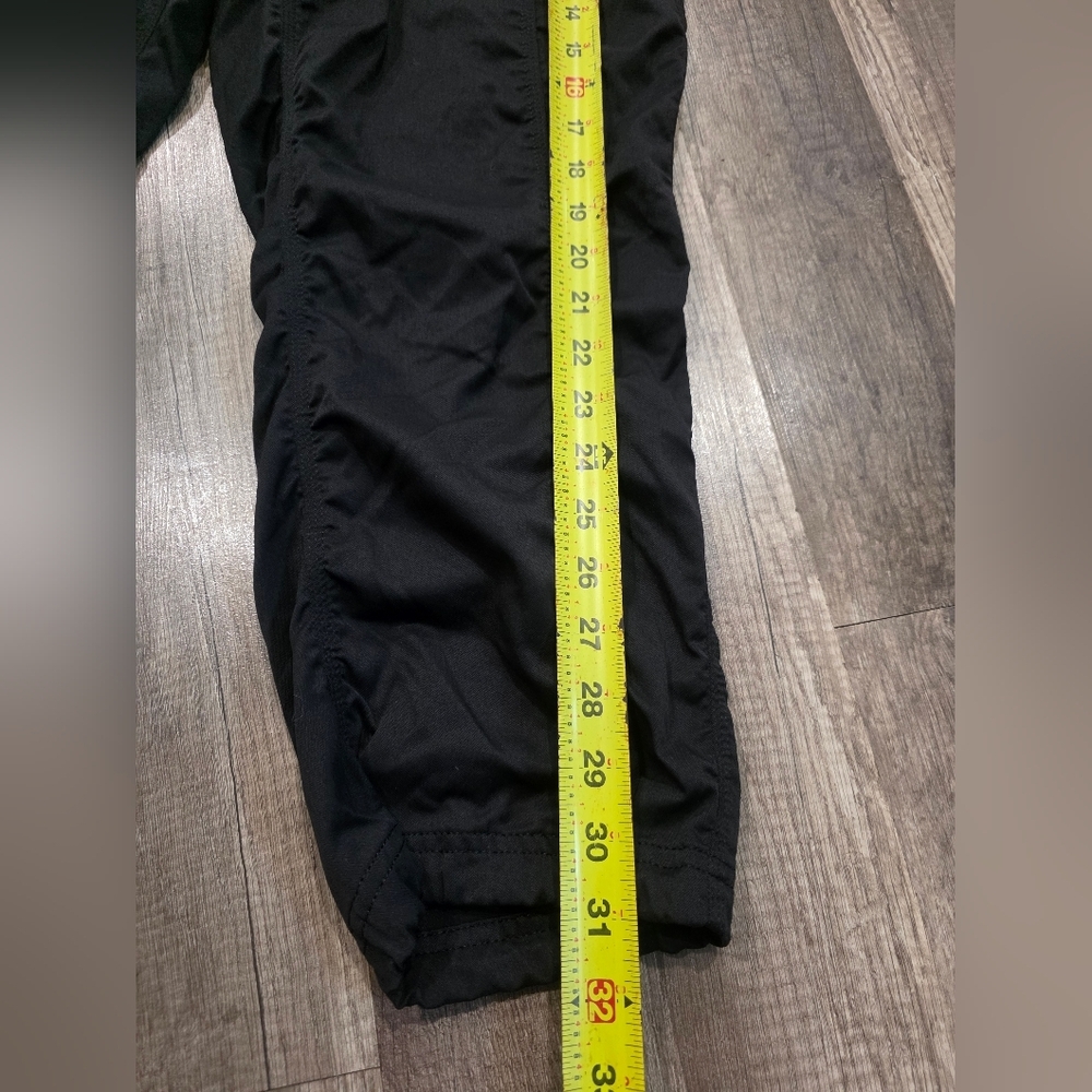 THE NORTH FACE black Cropped Pants Hike Joggers Alo Yoga - Picture 8 of 10